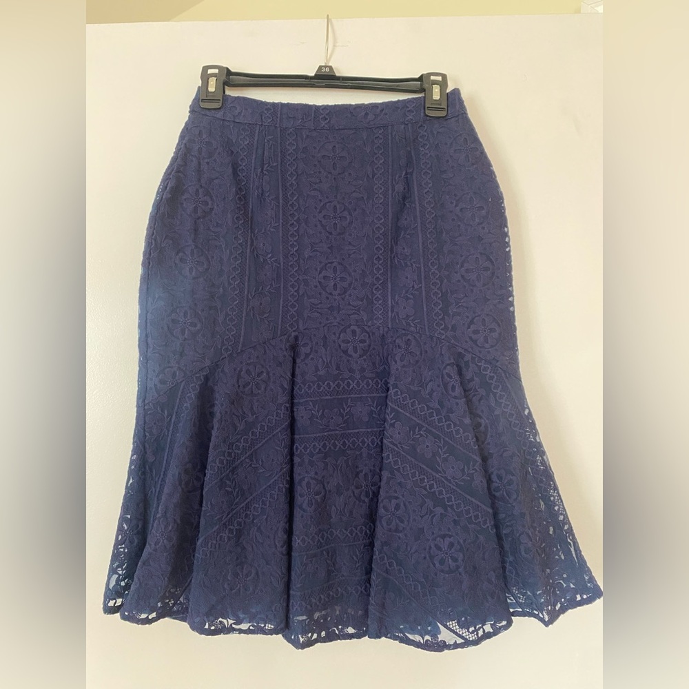 RACHEL PARCELL Navy Embroidered Knee Length Kick Skirt SIZE 6